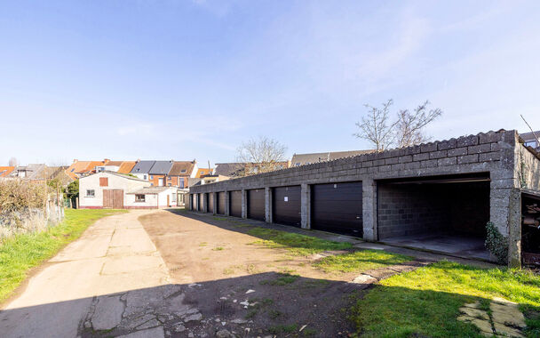Gesloten garagebox te koop in Lier