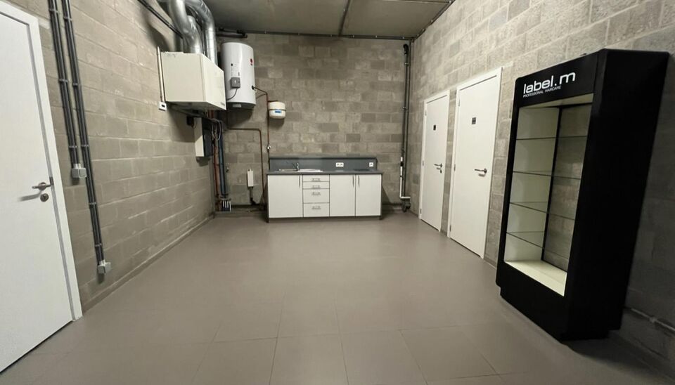 Commercieel gelijkvloers te huur in Ranst