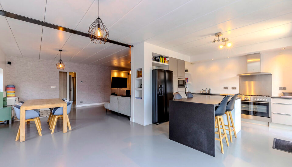 Gelijkvloerse verdieping te koop in Emblem