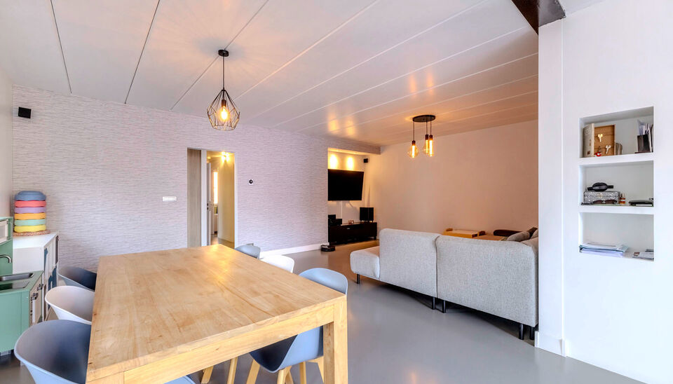 Gelijkvloerse verdieping te koop in Emblem