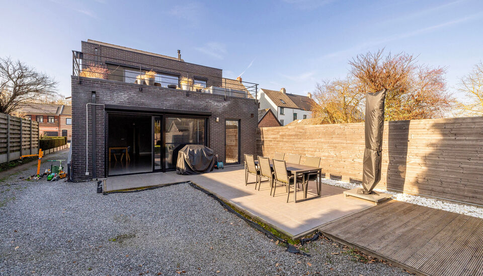 Gelijkvloerse verdieping te koop in Emblem