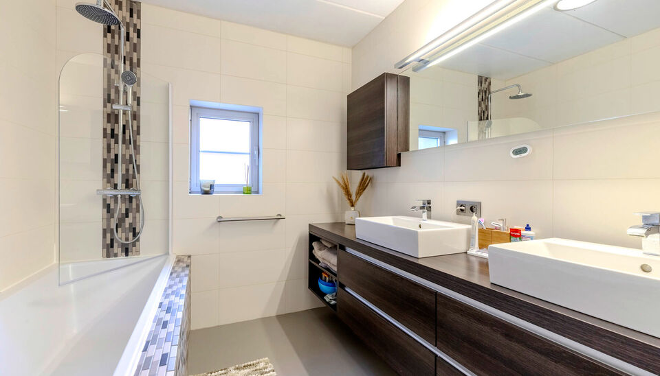 Gelijkvloerse verdieping te koop in Emblem