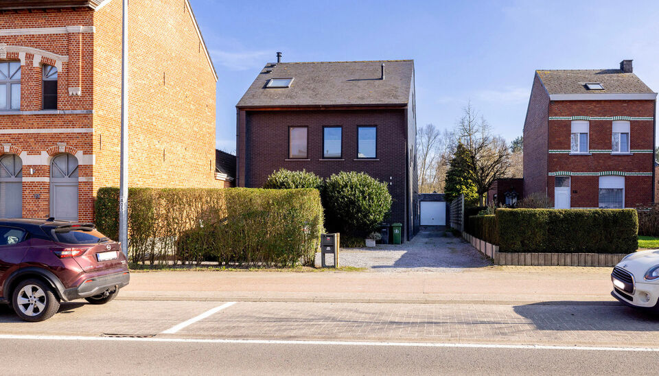 Gelijkvloerse verdieping te koop in Emblem