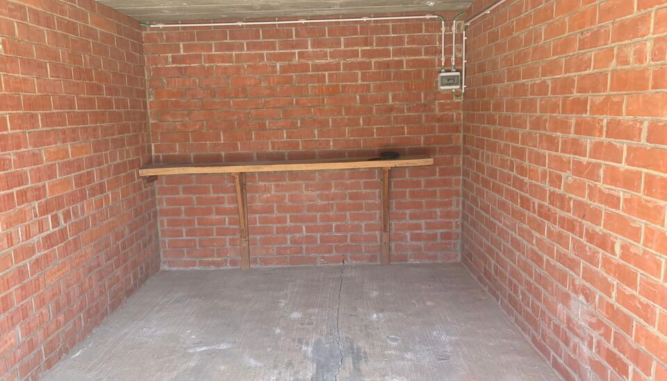 Gesloten garagebox te koop in Lier
